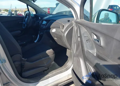 2019 Chevrolet Trax Ls from USA, damaged, VIN 3GNCJNSB1KL256750